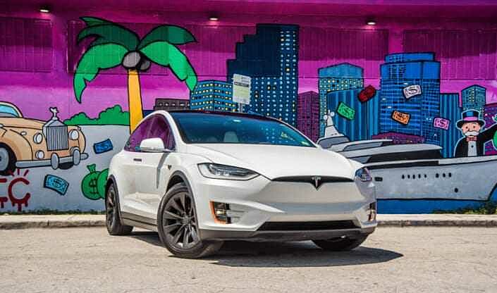 Аренда Tesla модель X 2019 в Дубае