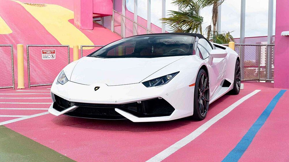 Rent Lamborghini in Dubai Beach 2