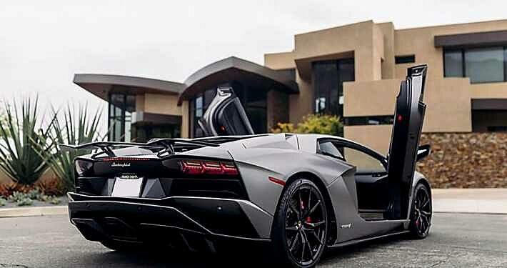 Rent Lamborghini Aventador Matte in Dubai 2_obr