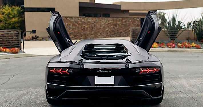 Rent Lamborghini Aventador Matte in Dubai 5_obr
