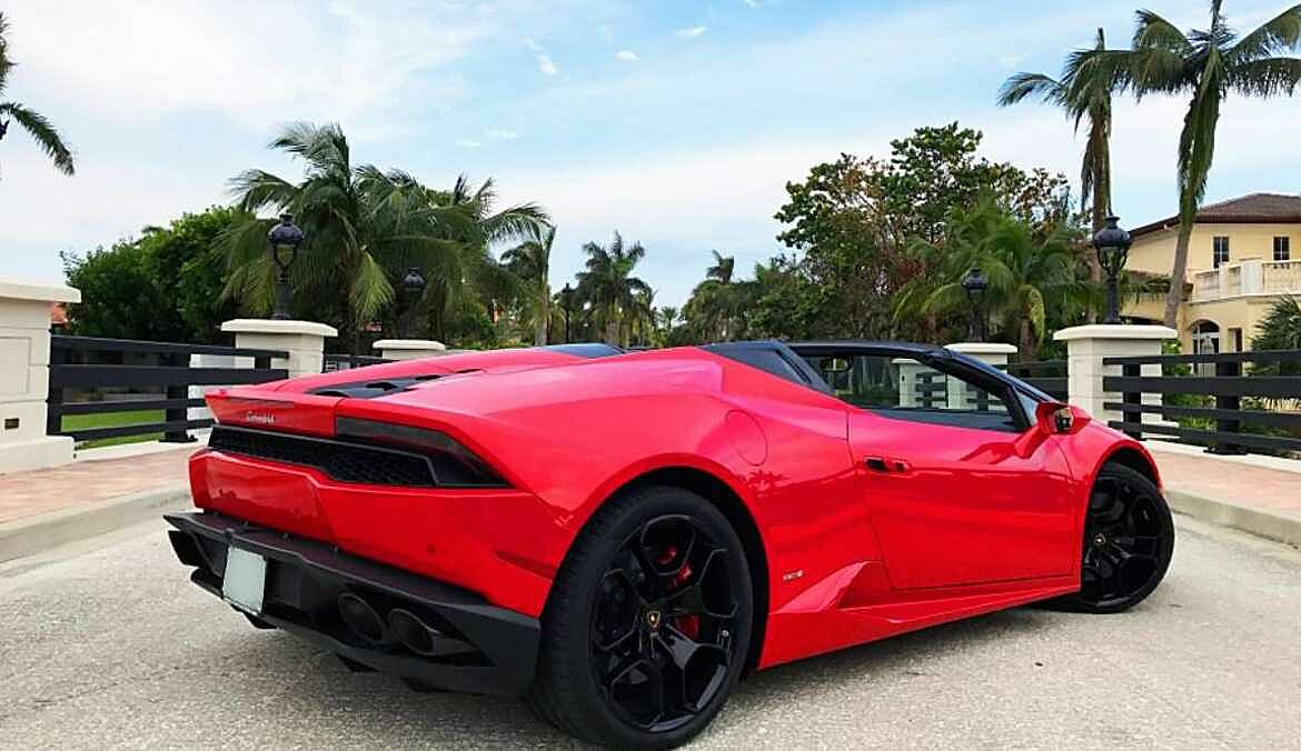 Rent Lamborghini Huracan Spyder Red in Dubai 3