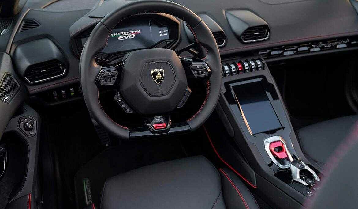 Rent Lamborghini Huracan EVO in Dubai 4