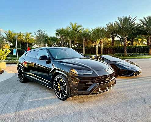 Rent Lamborghini Urus Black in Dubai 3