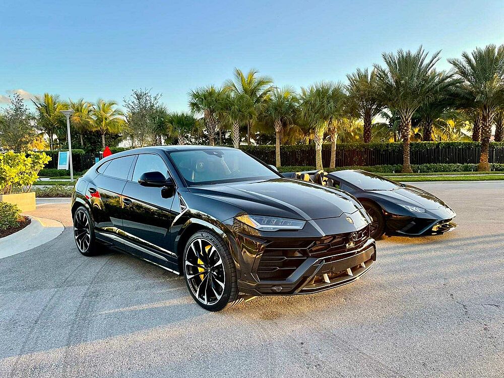 Rent Lamborghini Urus Black in Dubai 3