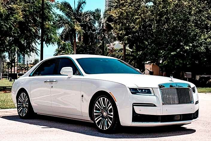 Rolls-Royce Ghost 2022 Rental Dubai